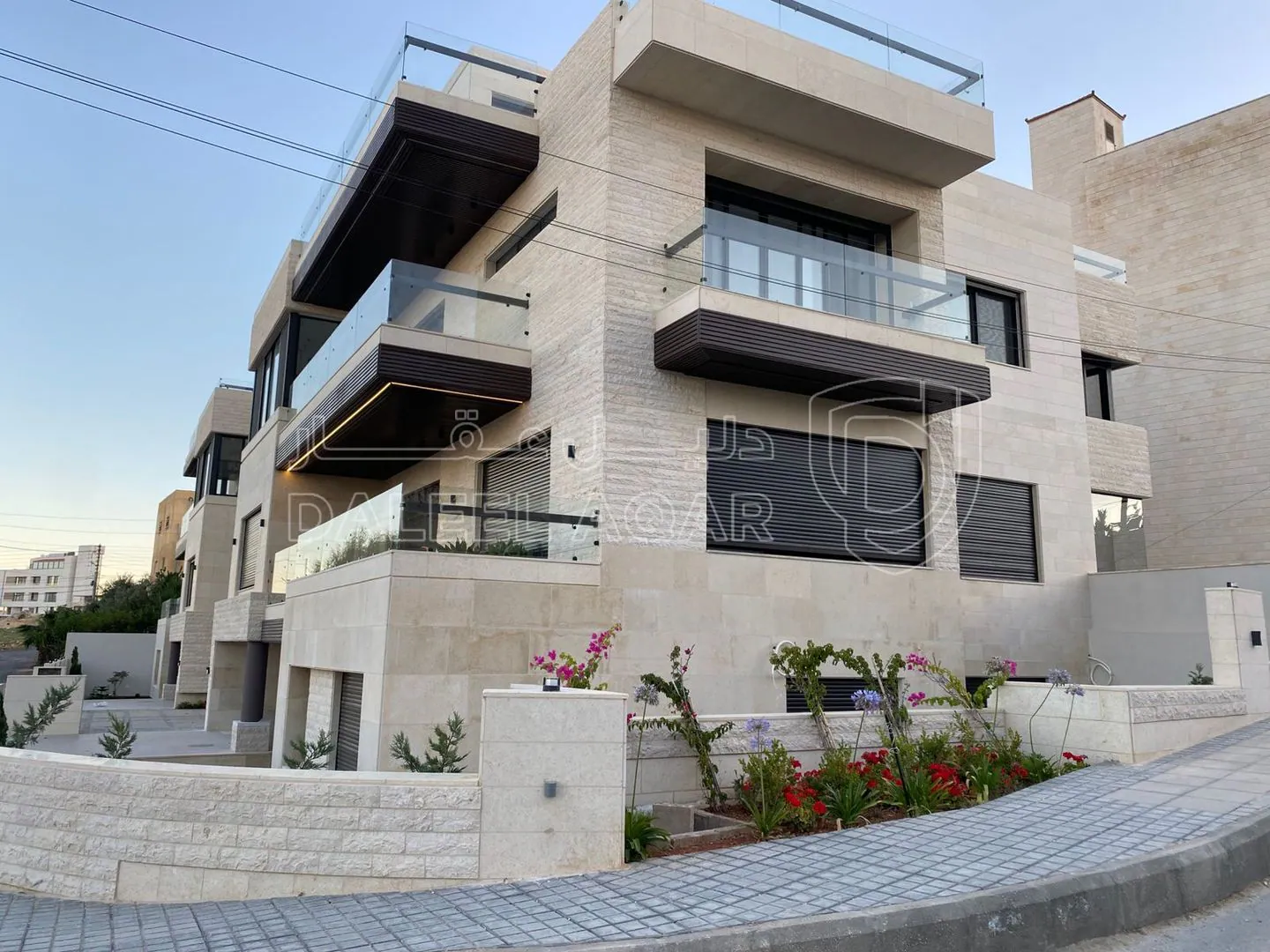 شقة في عمان - وادي السير  - 260,000 دأ - صورة 1